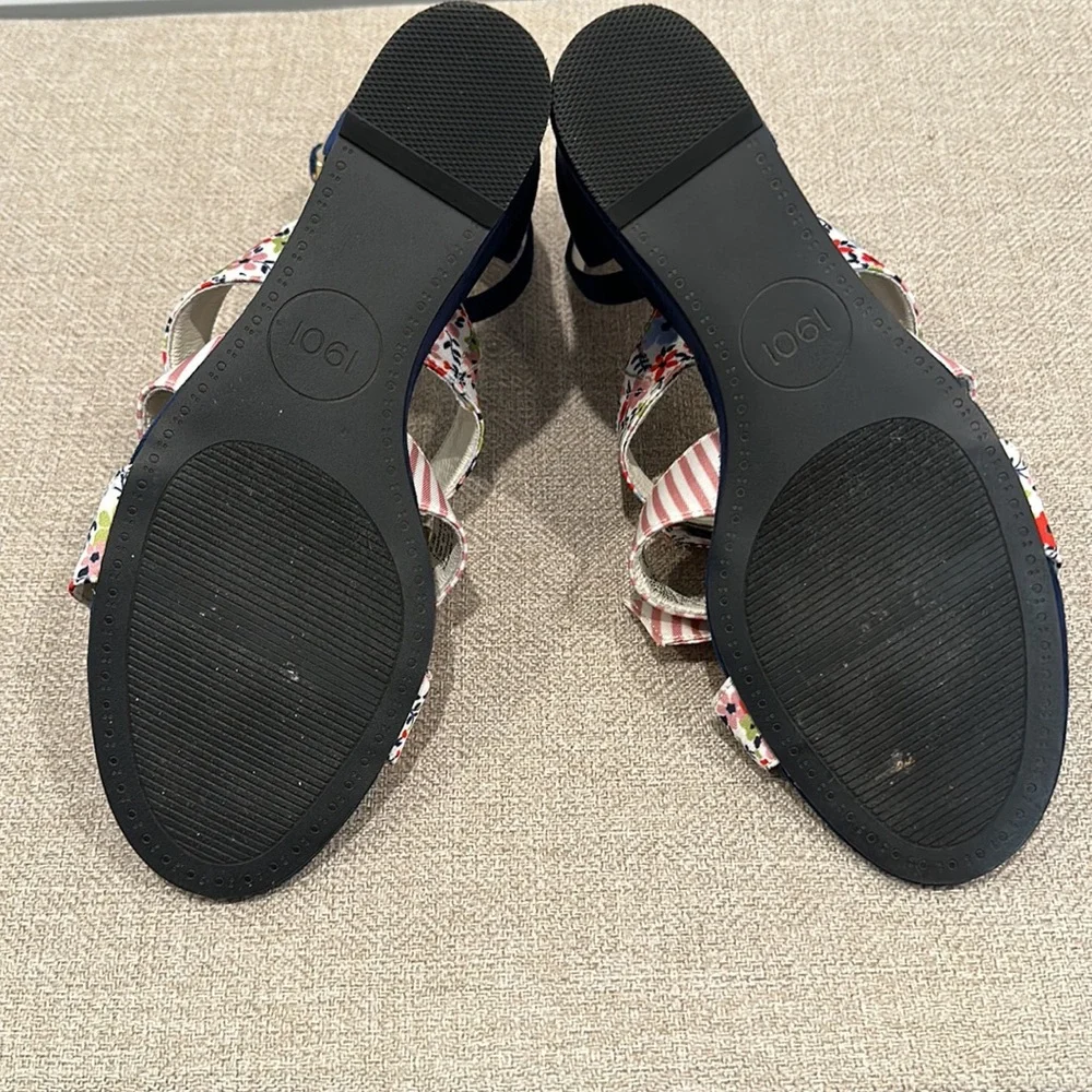 1901 Flowers and Bows Wedge Sandals, EUC